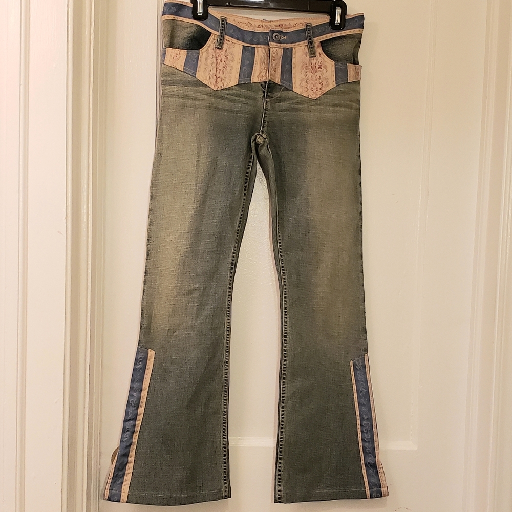 Allen B. Jeans, bell bottom w embroidery NWOT, 29